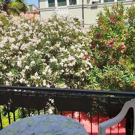卡斯特拉尼住宿加早餐旅馆